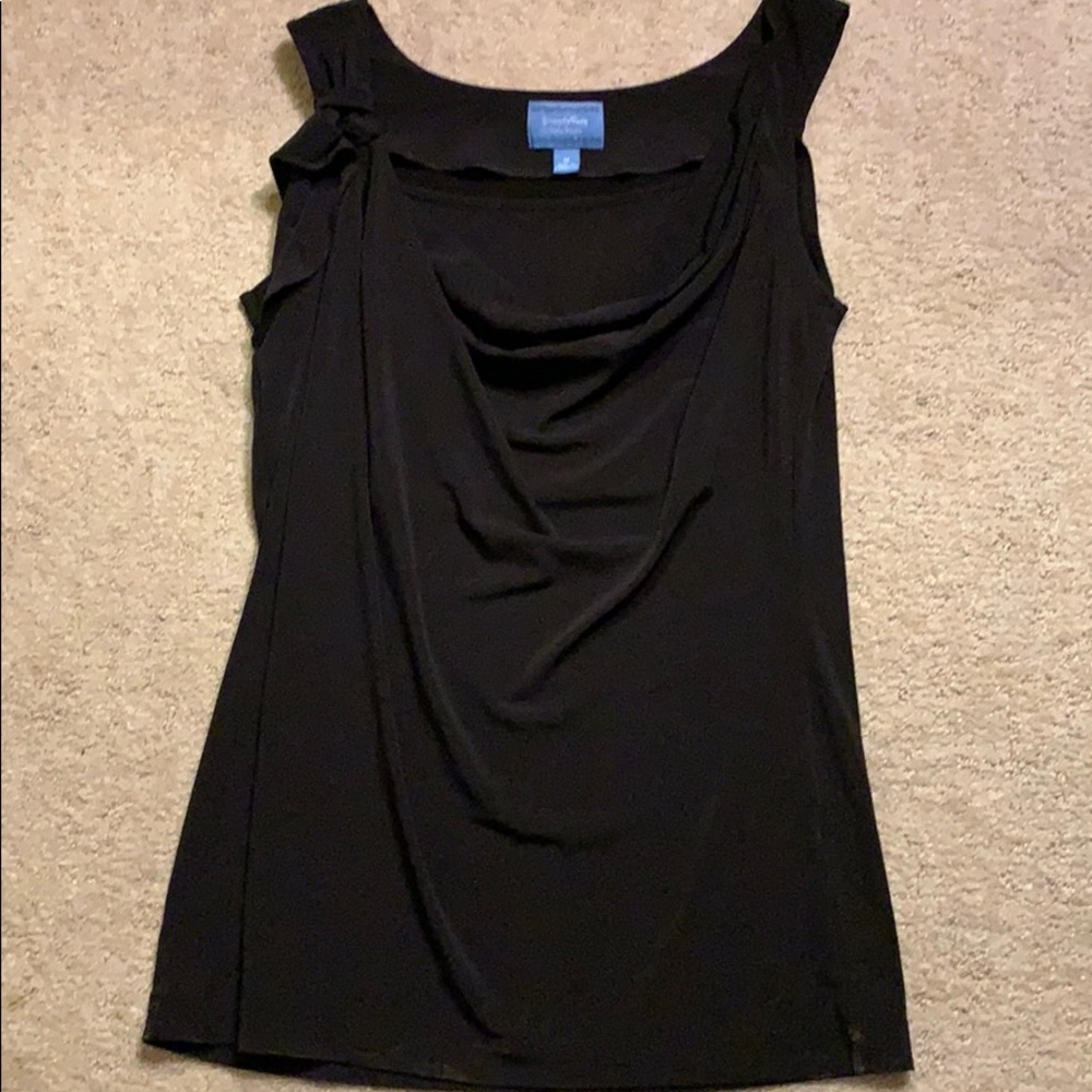 Simply Vera simple black top.